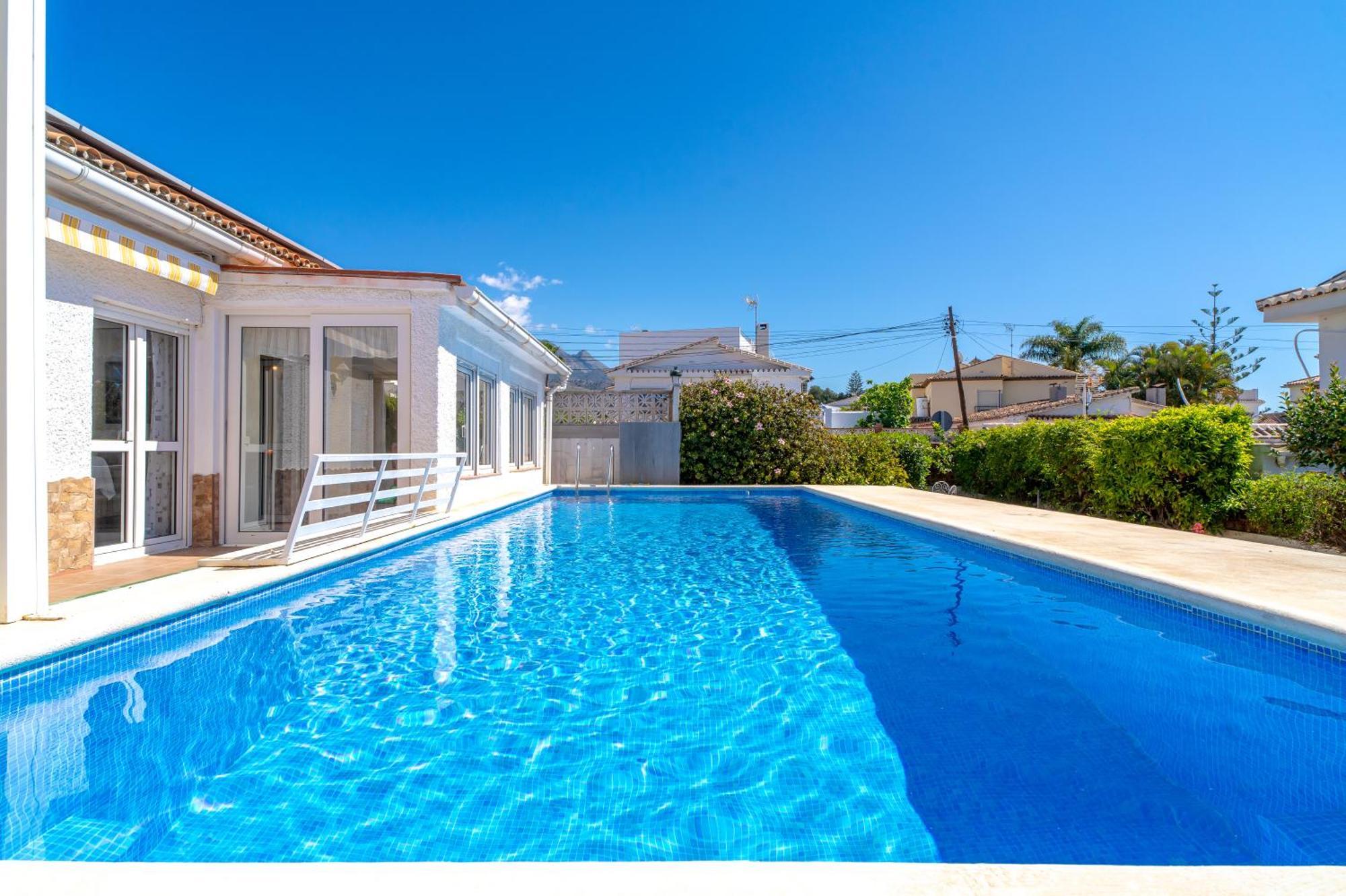 Villa Sevilla Casasol Nerja Exterior photo