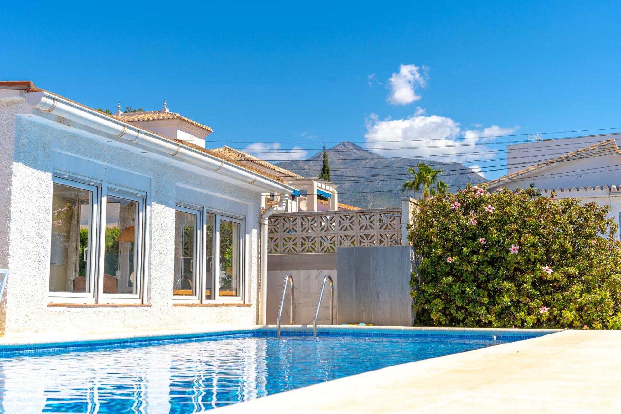 Villa Sevilla Casasol Nerja Exterior photo